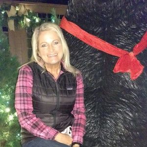 Meet your Posher, Lori